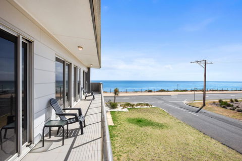 Esplanade Escape - VIC Tourism 10