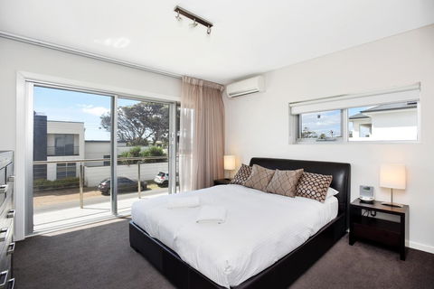 Esplanade Escape - VIC Tourism 14