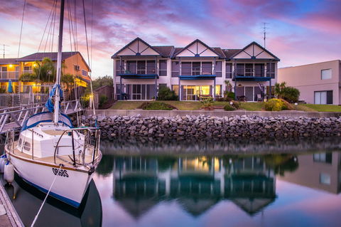 Marina Reflections - VIC Tourism 0