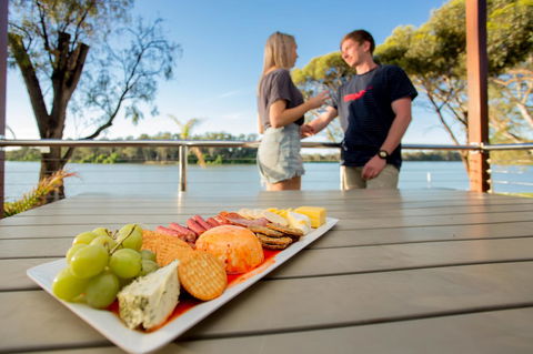 BIG4 Renmark Riverfront Holiday Park - VIC Tourism 6