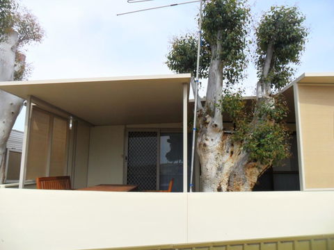 Ardrossan Caravan Park - VIC Tourism 1