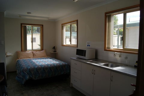 Ardrossan Caravan Park - VIC Tourism 14