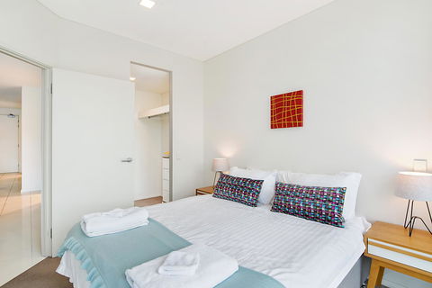 Stylish And Comfortable, Views Over Gouger St! - VIC Tourism 11