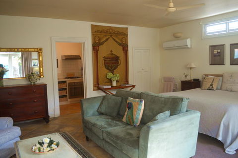 Athelney Cottage Bed And Breakfast - VIC Tourism 4