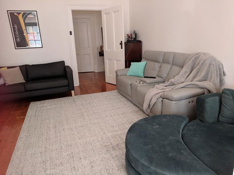 Glenelg 3 Bedroom Apartment - VIC Tourism 5