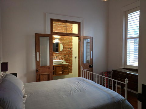 Glenelg 3 Bedroom Apartment - VIC Tourism 2