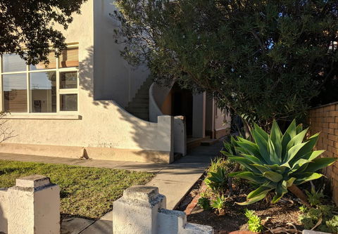 Glenelg 3 Bedroom Apartment - VIC Tourism 32