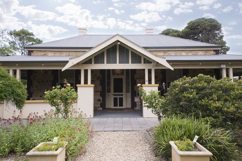 Yankalilla Bay Homestead - VIC Tourism 1