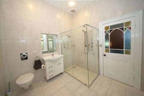 Yankalilla Bay Homestead - VIC Tourism 14