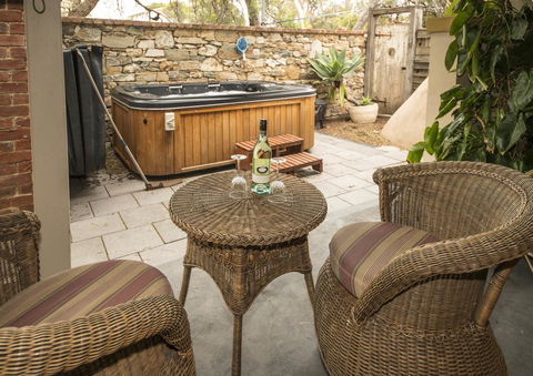 Yankalilla Bay Homestead - VIC Tourism 16