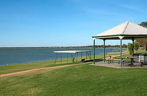 Barmera Lake Resort Motel - VIC Tourism 30