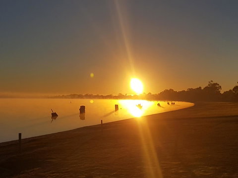 Barmera Lake Resort Motel - VIC Tourism 2