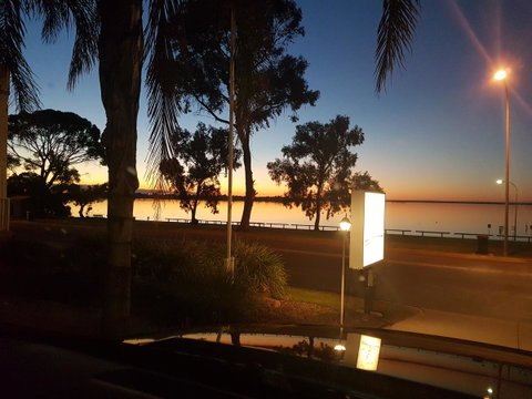 Barmera Lake Resort Motel - VIC Tourism 0