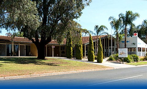 Barmera Lake Resort Motel - VIC Tourism 32