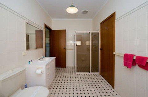 Barmera Lake Resort Motel - VIC Tourism 22