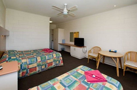Barmera Lake Resort Motel - VIC Tourism 28