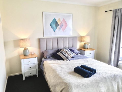Luxurious 3 Bedroom Beachfront - Panoramic Views - VIC Tourism 7