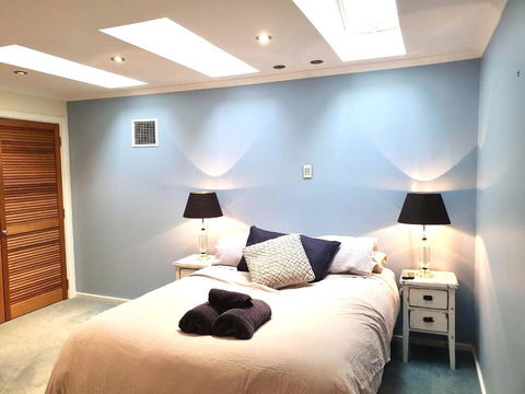 Luxurious 3 Bedroom Beachfront - Panoramic Views - VIC Tourism 6