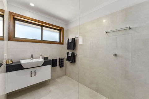 City Four Apartment - VIC Tourism 4