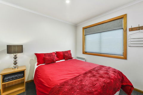 City Four Apartment - VIC Tourism 5