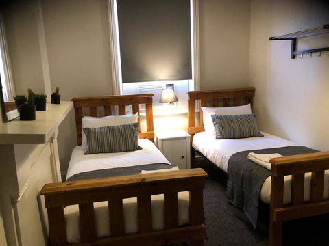 Cornwall Hotel - VIC Tourism 14