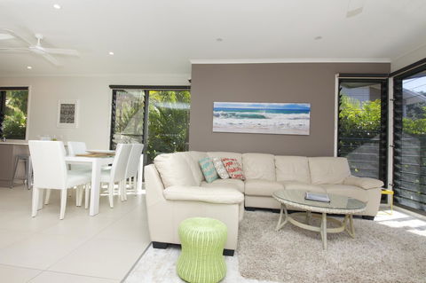Boom 6 Boomerang Beach - VIC Tourism 1