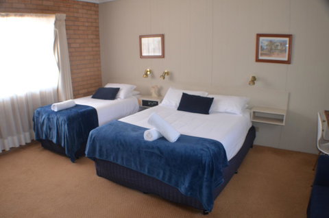 Deer Park Motor Inn Armidale - VIC Tourism 2