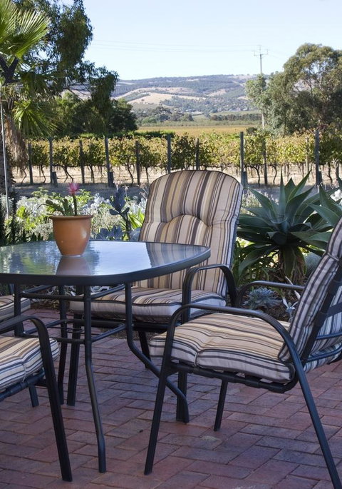 Linger Longer Vineyard - VIC Tourism 14