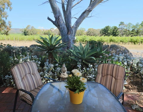 Linger Longer Vineyard - VIC Tourism 0