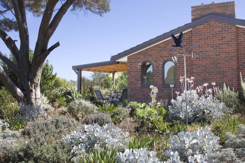 Linger Longer Vineyard - VIC Tourism 13