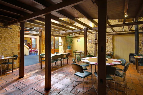 Victoria Hotel Strathalbyn - VIC Tourism 12
