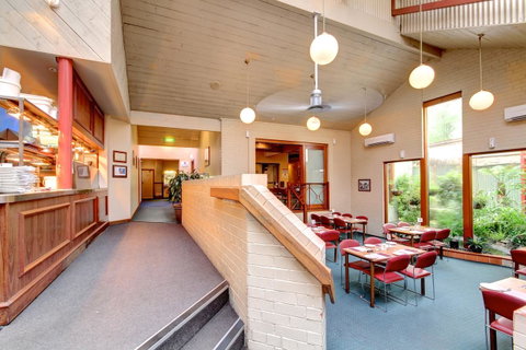 Victoria Hotel Strathalbyn - VIC Tourism 2