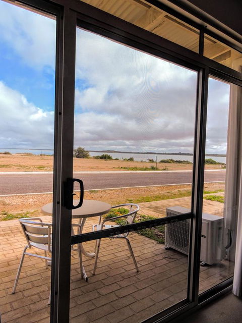 Highway One Motel - VIC Tourism 12
