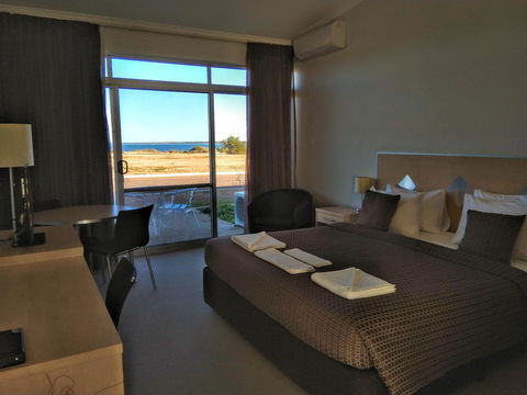 Highway One Motel - VIC Tourism 8