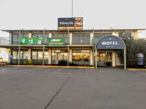 Highway One Motel - VIC Tourism 14