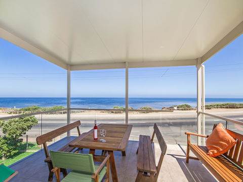 Pearl By The Sea - VIC Tourism 0