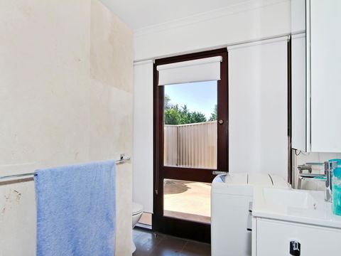 Pearl By The Sea - VIC Tourism 6