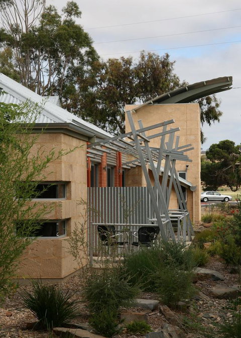 Strath Motel - VIC Tourism 24