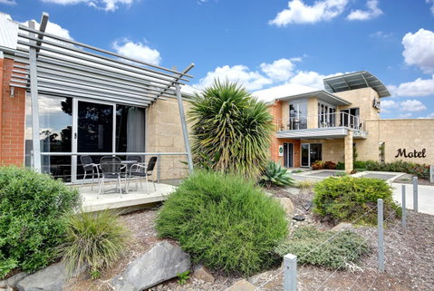 Strath Motel - VIC Tourism 23