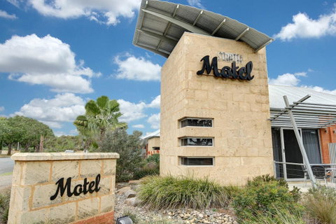 Strath Motel - VIC Tourism 1