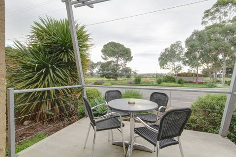 Strath Motel - VIC Tourism 4