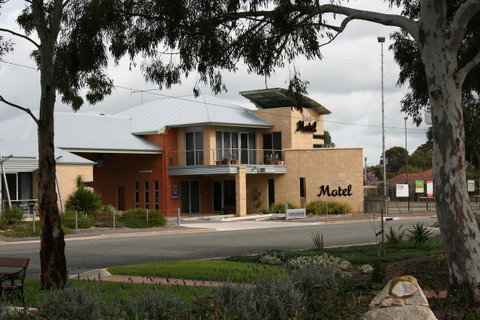 Strath Motel - VIC Tourism 7