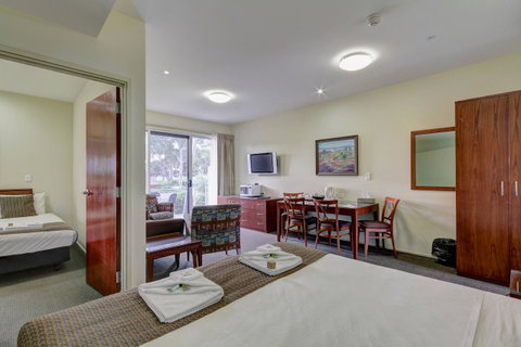Strath Motel - VIC Tourism 3