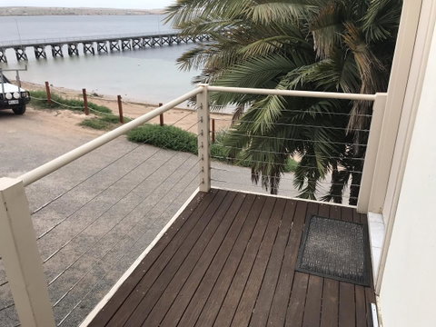 Beachside & Jetty View Apartment 6 - Captain\'s Apt - VIC Tourism 10