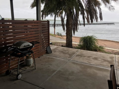 Beachside & Jetty View Apartment 6 - Captain\'s Apt - VIC Tourism 26