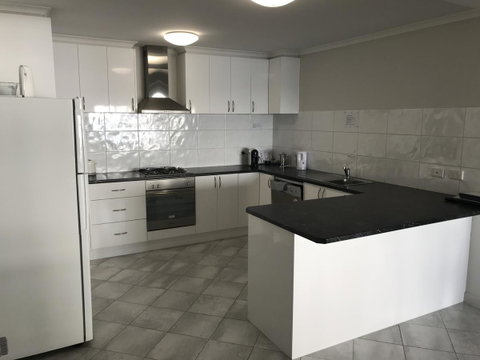 Beachside & Jetty View Apartment 6 - Captain\'s Apt - VIC Tourism 33
