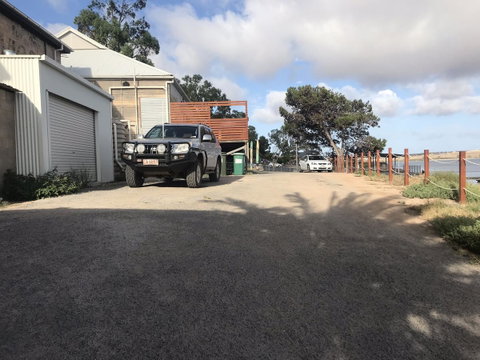 Beachside & Jetty View Apartment 6 - Captain\'s Apt - VIC Tourism 8