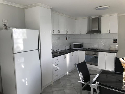 Beachside & Jetty View Apartment 6 - Captain\'s Apt - VIC Tourism 19