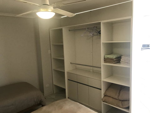 Beachside & Jetty View Apartment 6 - Captain\'s Apt - VIC Tourism 3
