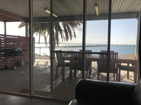Beachside & Jetty View Apartment 6 - Captain\'s Apt - VIC Tourism 36